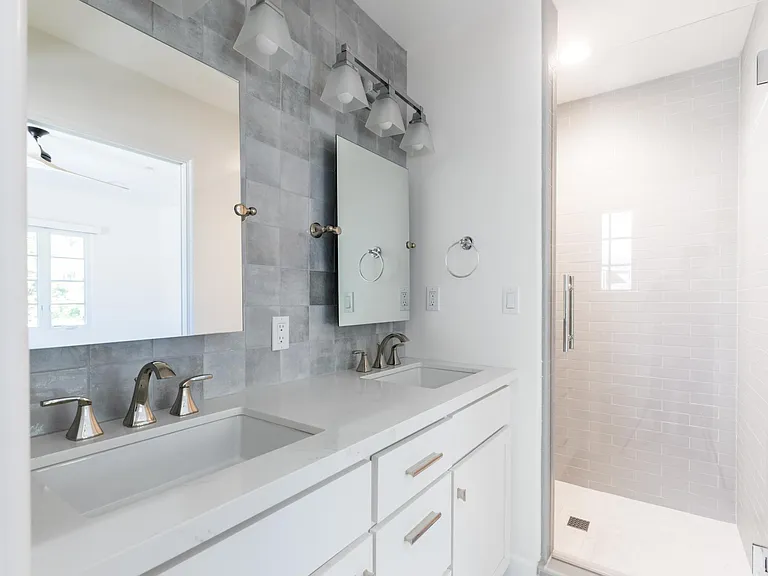 431 Marsh St #202 — Photo 15