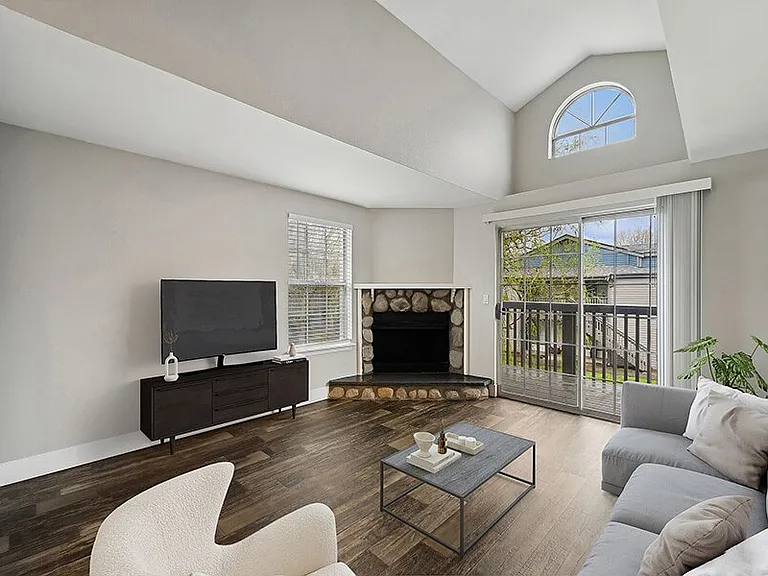 Central Flats — Photo 1