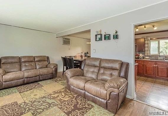 5th image of 16 Bowden Dr