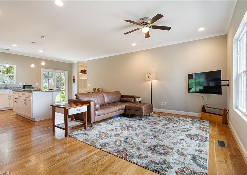 1st image of 6037 Lura Rd