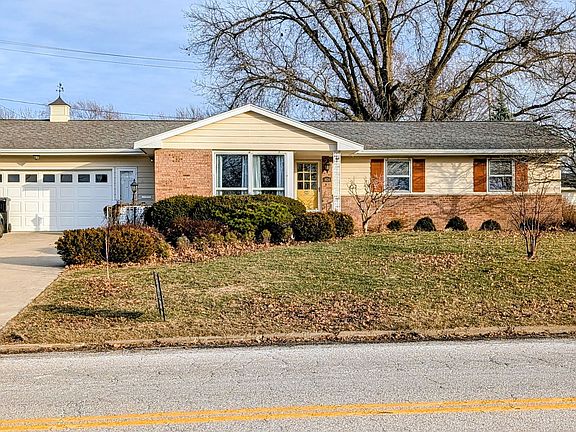 2nd image of 404 Grandview Dr