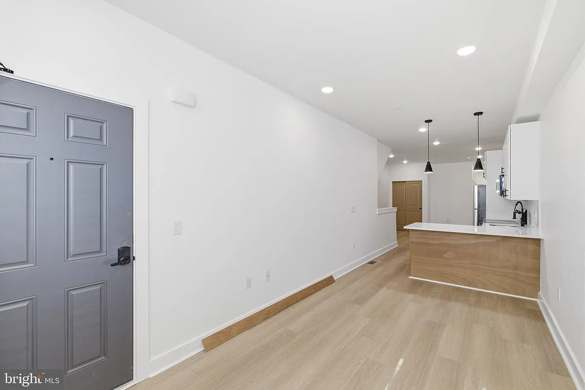 Building Photo - 2310 N Sydenham St #1