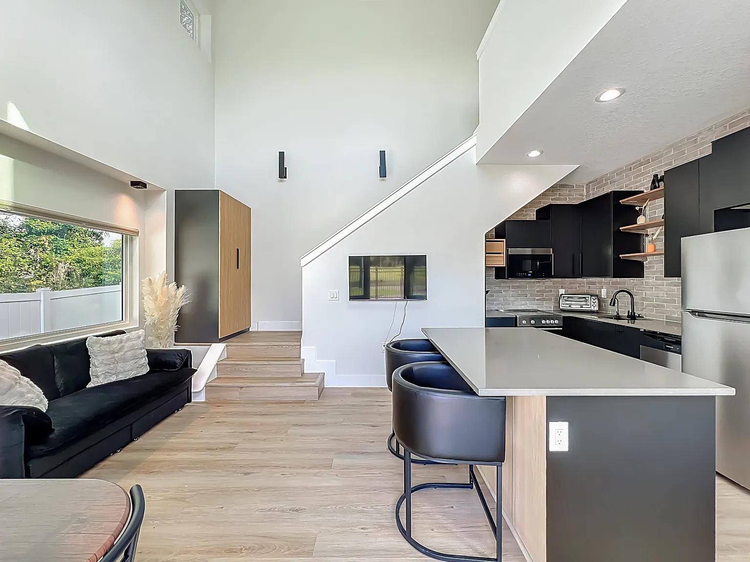 28 Academy Ave — Photo 4