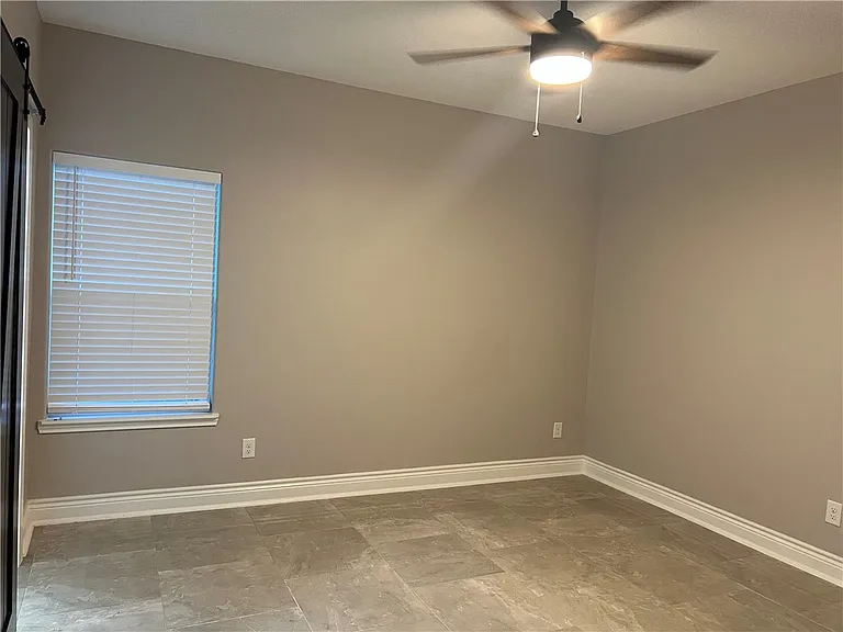 4006 Talbot Dr — Photo 9