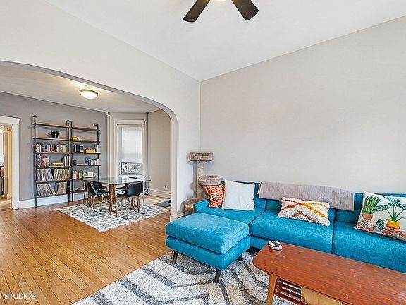 4th image of 3308 W Diversey Ave
