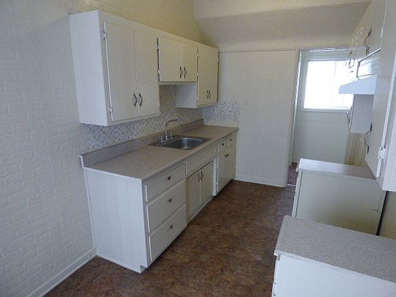4th image of 1120 Huntington Dr APT F