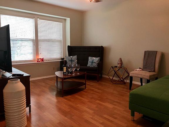 2nd image of 3015 Sir Phillip Dr