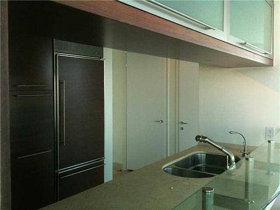3rd image of 6000 Indian Creek Dr APT 1402
