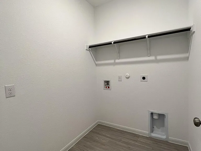 7010 Pail Pl — Photo 37