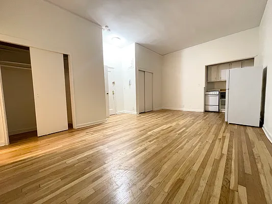 Rented by Douglas Elliman | media 4