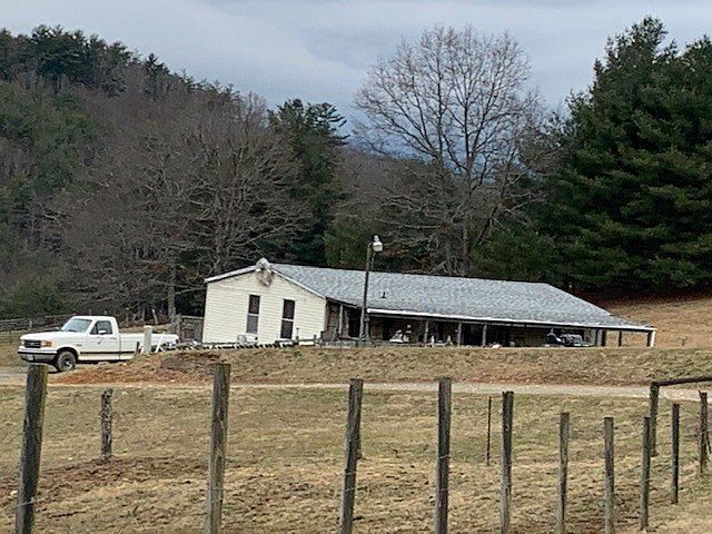 2nd image of 1130 Rolling Wood Ln