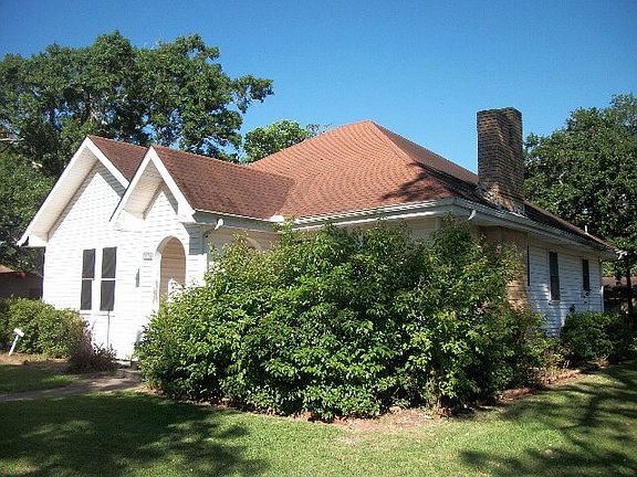 5th image of 4001 Lakeshore Dr