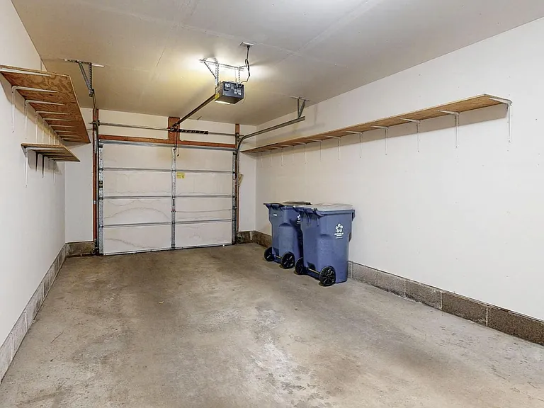 Cedar Pointe Townhomes — Photo 40