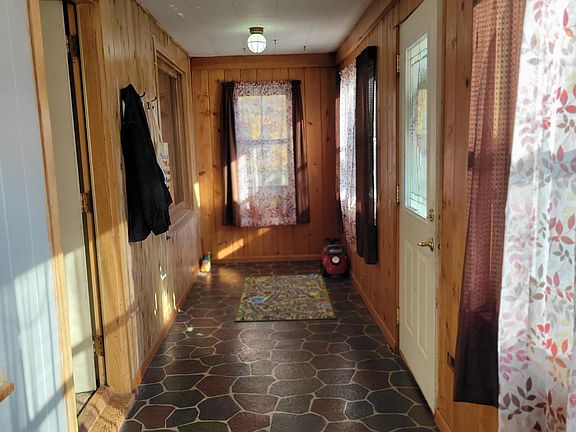 4th image of 110 Hillcrest Dr