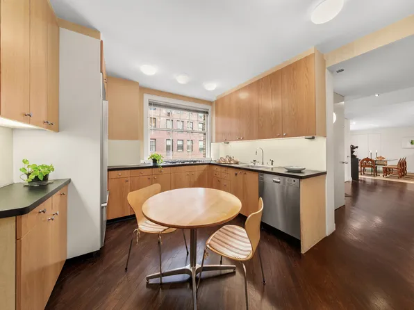 2 West 67th Street image 7 of 14