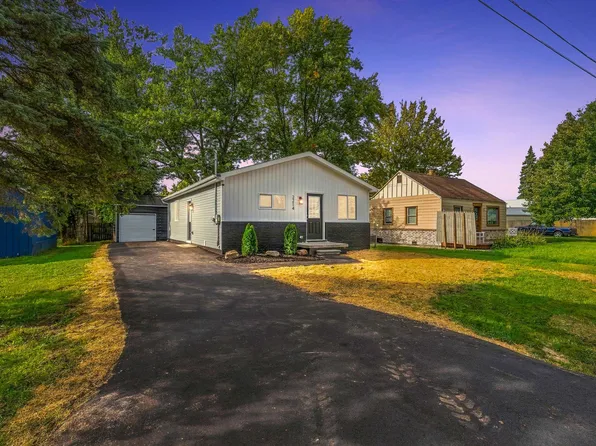 2214 Kosta St, Burton, MI 48529