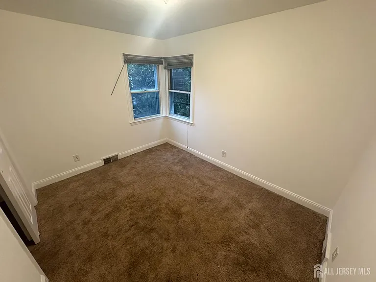 51 Kenwood Ter — Photo 8