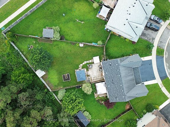 3rd image of 352 Orvis Cres