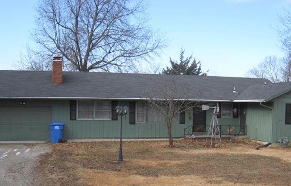 1st image of 3539 NE Meriden Rd
