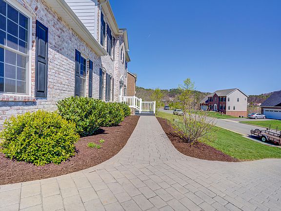2nd image of 4250 Campbell View Ln