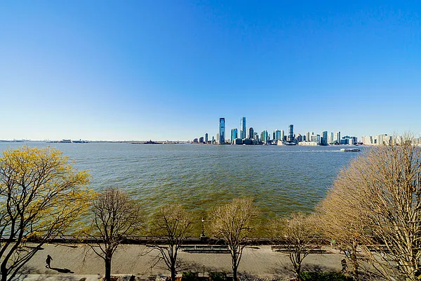 Rented by SERHANT. | media 18