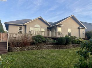 2180 Hayes St, North Bend, OR 97459