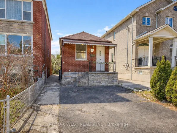 538 McRoberts Ave, Toronto, ON M6E 4R6