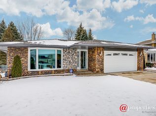1723 E Seminole Ln, Mount Prospect, IL 60056