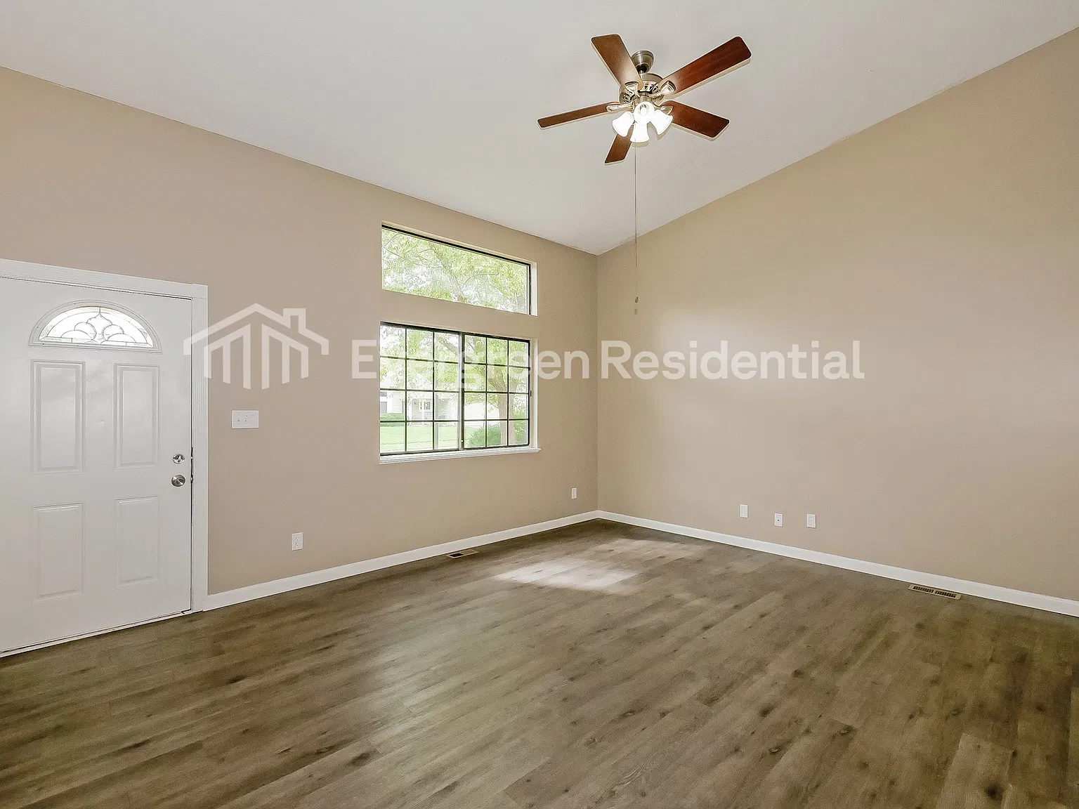 3 bed, 2.0 bath, 1490 sqft, $1,695 — Photo 3