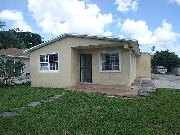 1st image of 2901 NW 135th St
