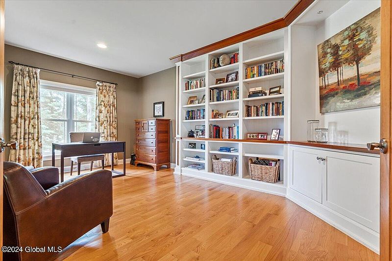 4th image of 15 Seymour Drive