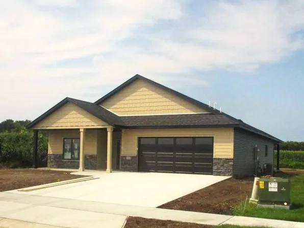 1804 Sunny Pl SE, Pine Island, MN 55963