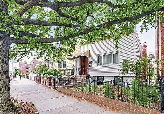 5th image of 23-18 Hoyt Ave S #1SALE