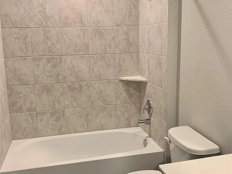 4227 Isoletta Ct — Photo 13