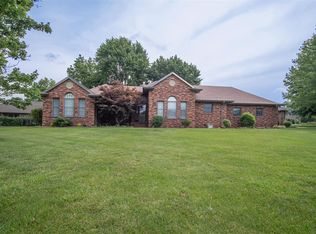 425 Lantern Ln, Lebanon, MO 65536