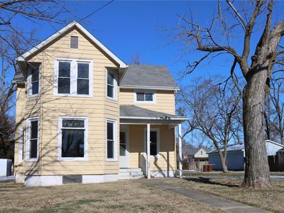 823 W Saint Louis St, Nashville, IL, 62263