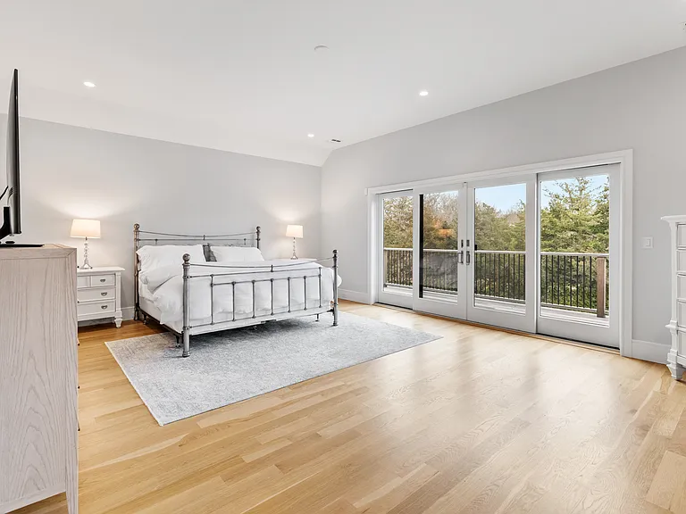240 Head Of Pond Rd — Photo 19