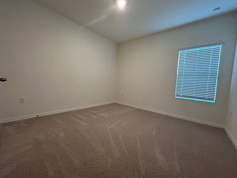 1551 NW 136th Blvd — Photo 16