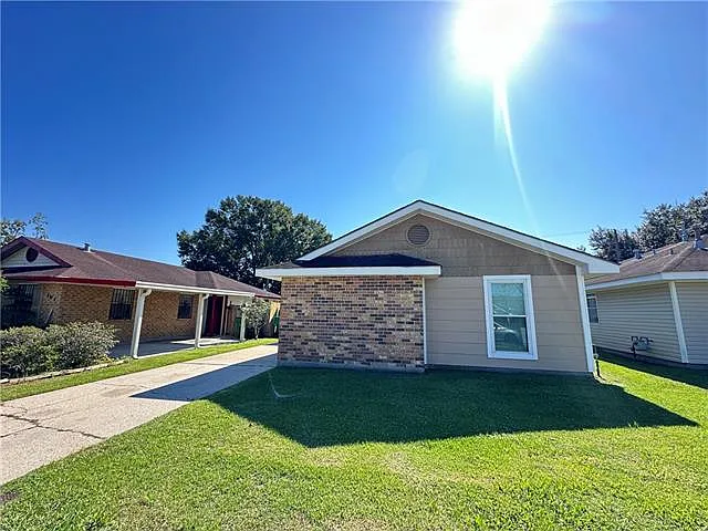 Building Photo - 5913 S Oak Dr