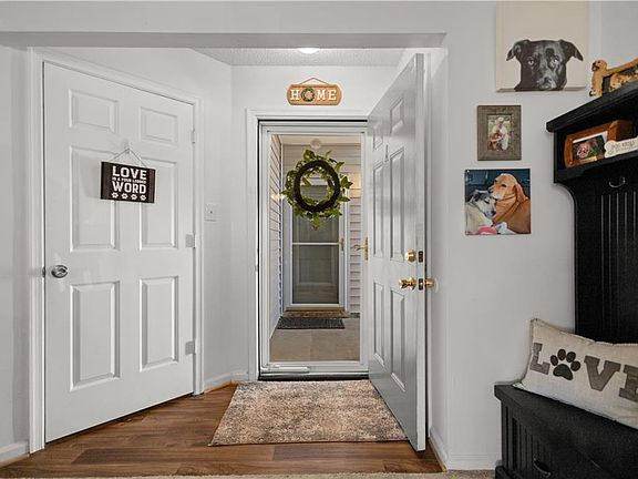 4th image of 712 Inlet Quay APT A