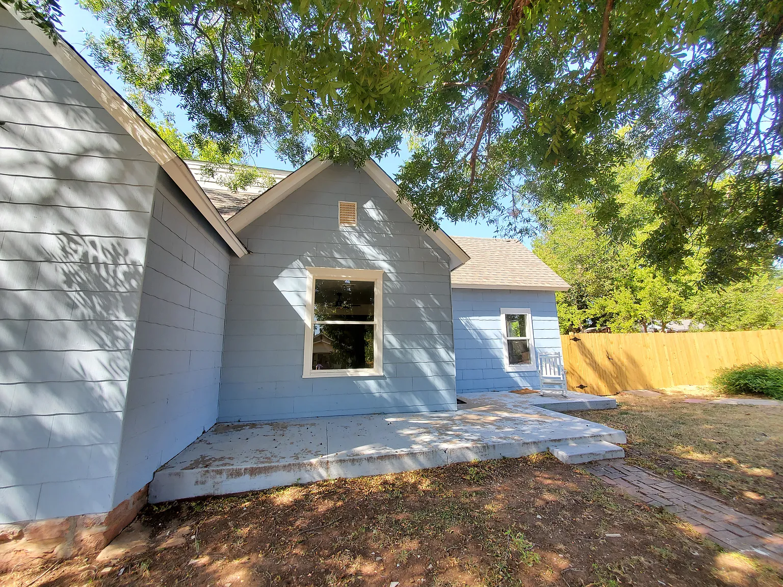3 bed, 1358 sqft, $1,425 — Photo 2