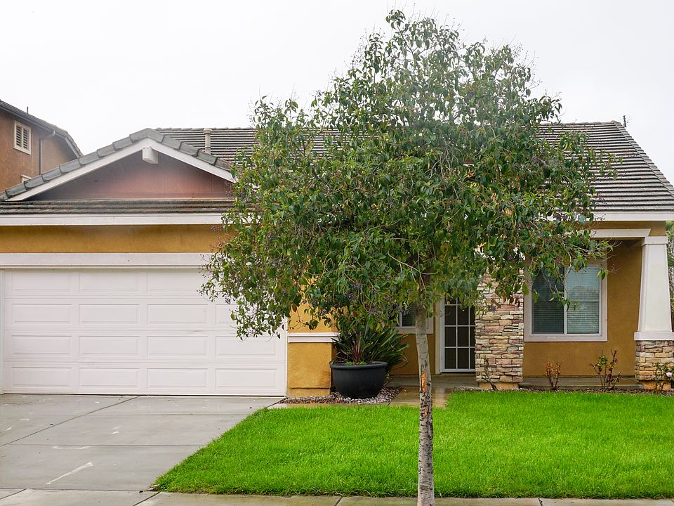 1st image of 33531 Bellflower Pl