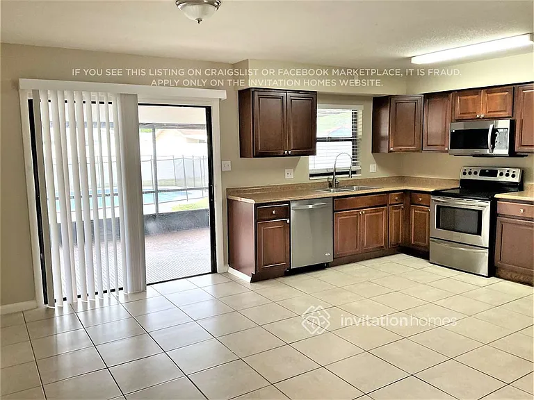 1032 Sunwood Ln — Photo 6