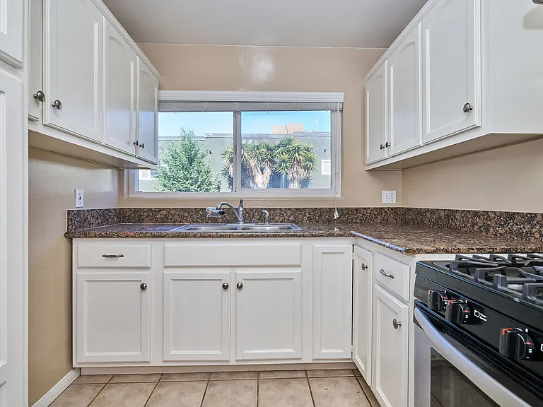 301 Carnelian St — Photo 12