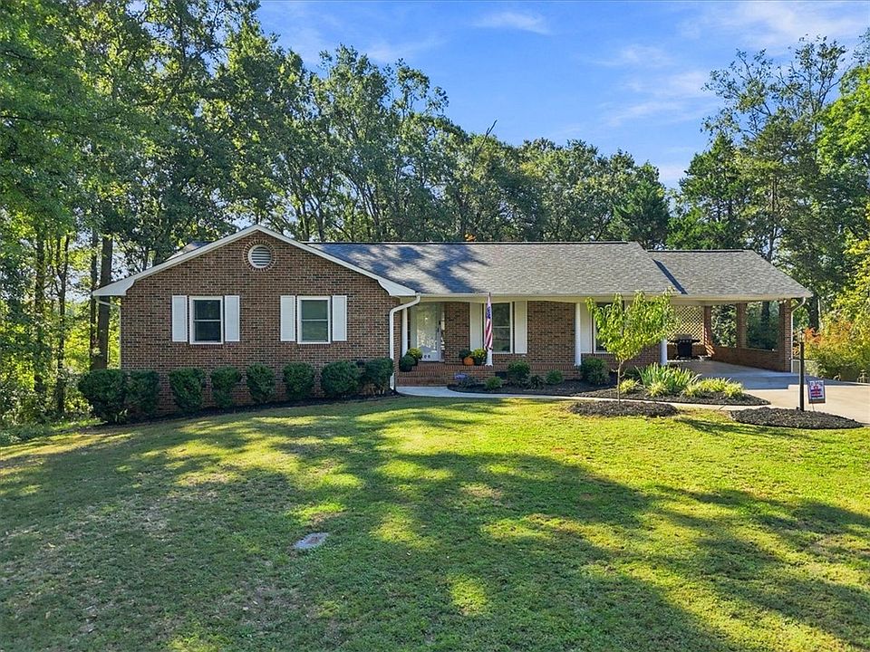 1st image of 500 Pinewood Dr