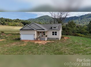 53 Meadow Ridge Rd, Franklin, NC 28734