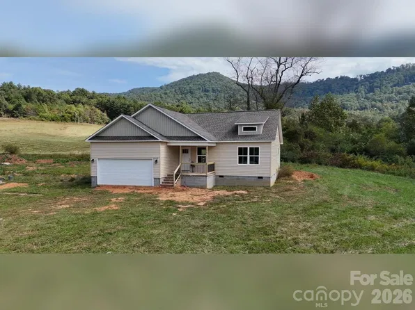 53 Meadow Ridge Rd, Franklin, NC 28734
