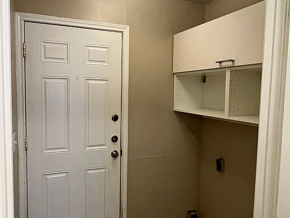 5th image of 6301 Basswood Dr