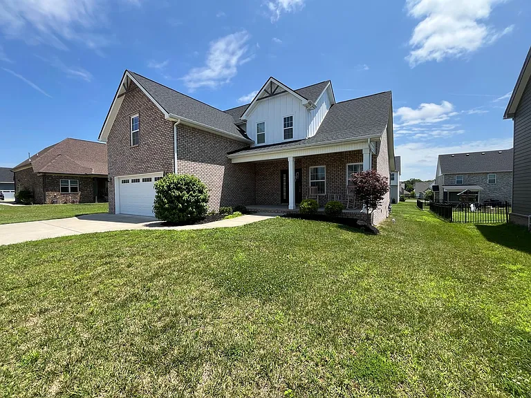 557 Dexter Dr — Photo 32
