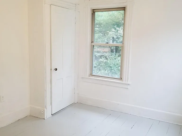 22 Spring St #B — Photo 9